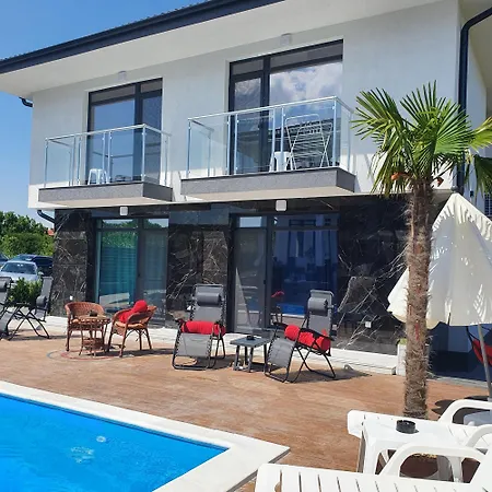 Апартаменты Captain Niko *