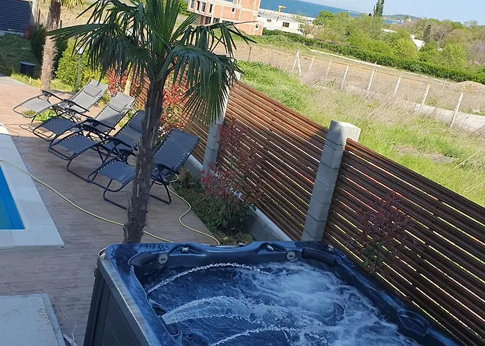 Apartment Captain Niko