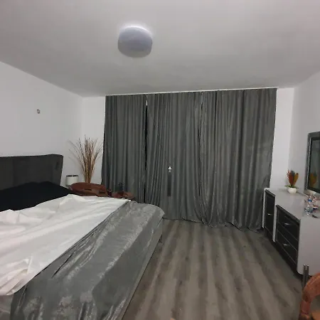 Captain Niko Apartment *