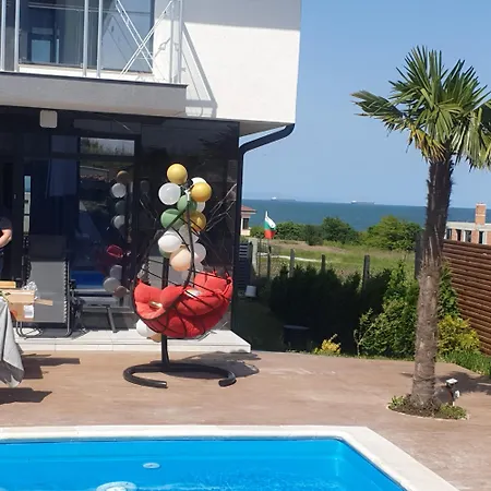 Captain Niko Apartment